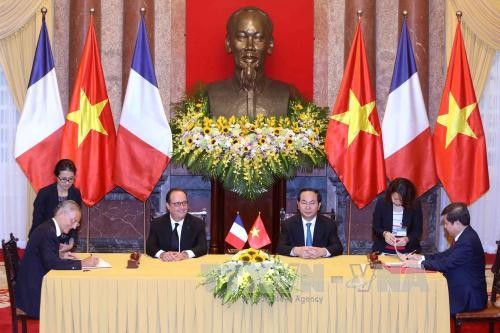 Vietnam-Besuch des Präsidenten François Hollande steht in den Schlagzeilen der französischen Presse - ảnh 1